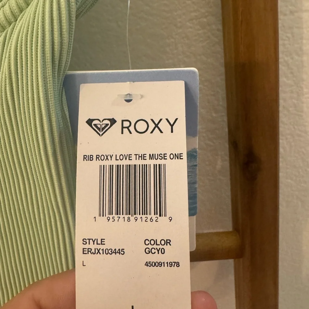 NWT Roxy Light Green Ribbed Swimsuit Poolside Ready! Vibrant Summer Color